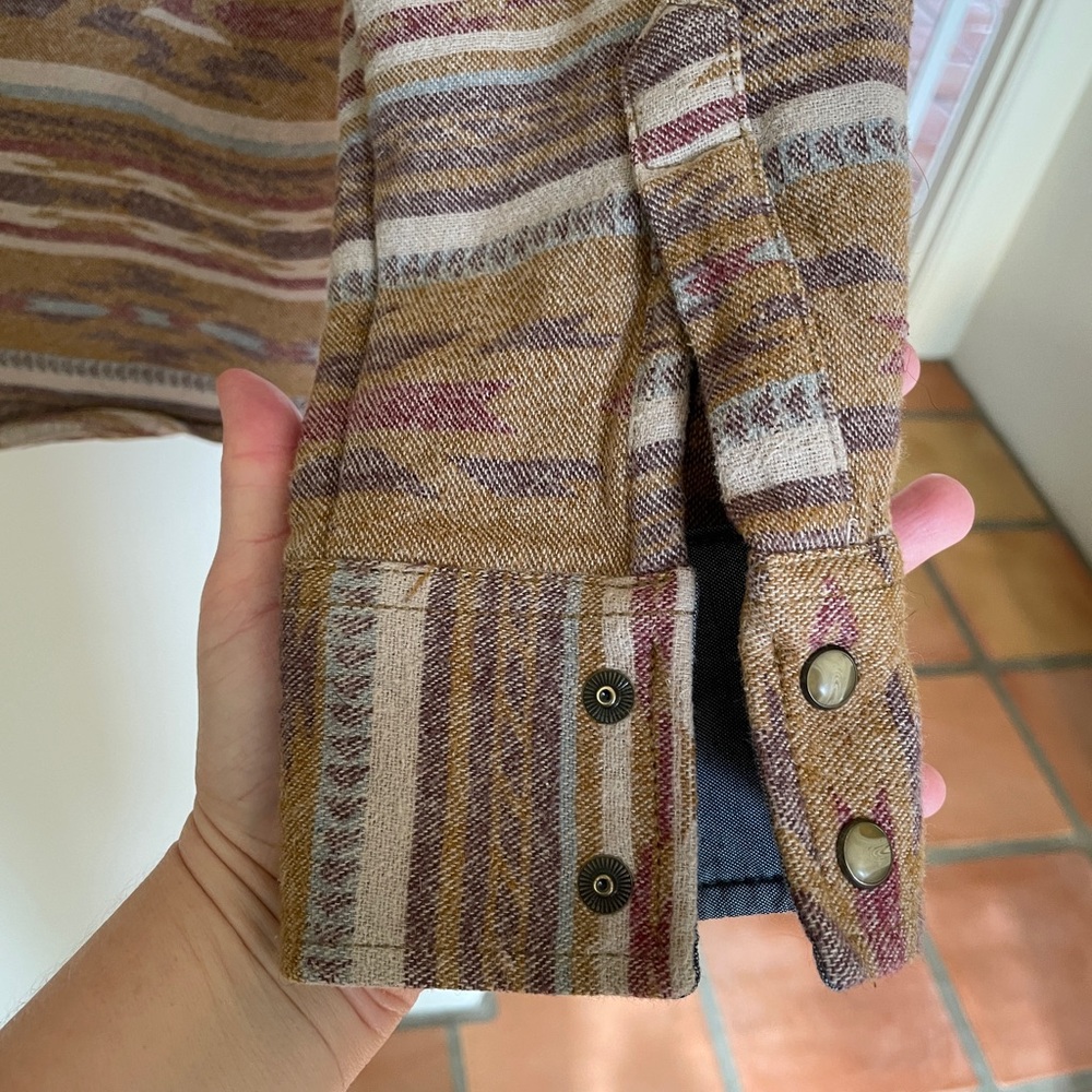 Wrangler Retro Premium Earth-Tone Shirt - Picture 4 of 5